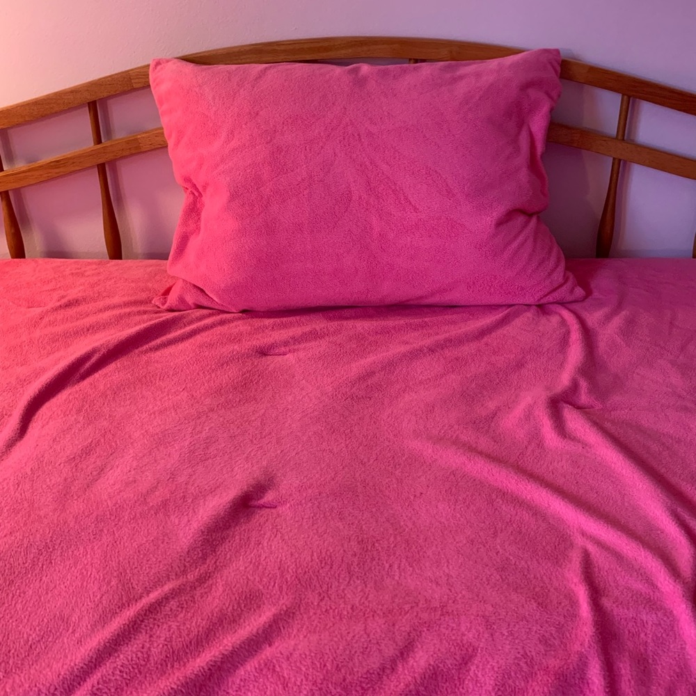 Pink Twin Bedspread & Pillow Cover Second One FREE -See Details